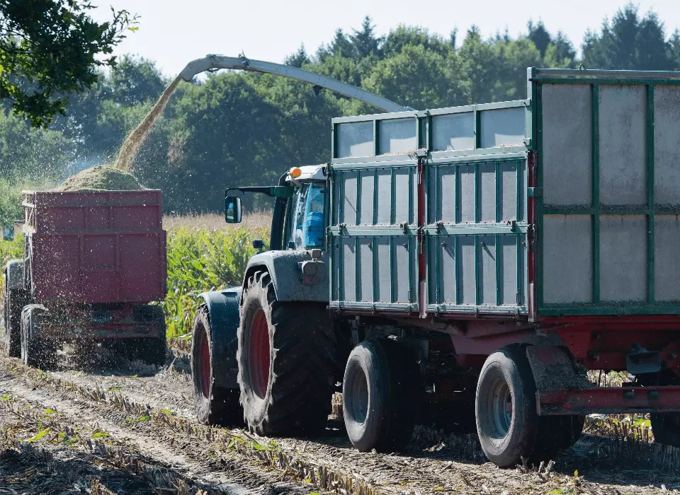 Visuel-1@2x Confiez l’ensemble de vos travaux agricoles au Luxembourg